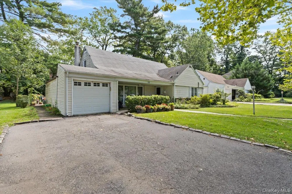 25 Bentley Road Great Neck, NY 11023