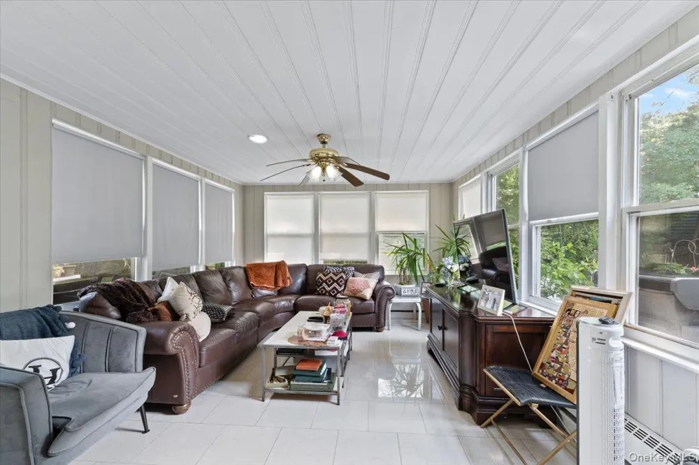 25 Bentley Road Great Neck, NY 11023