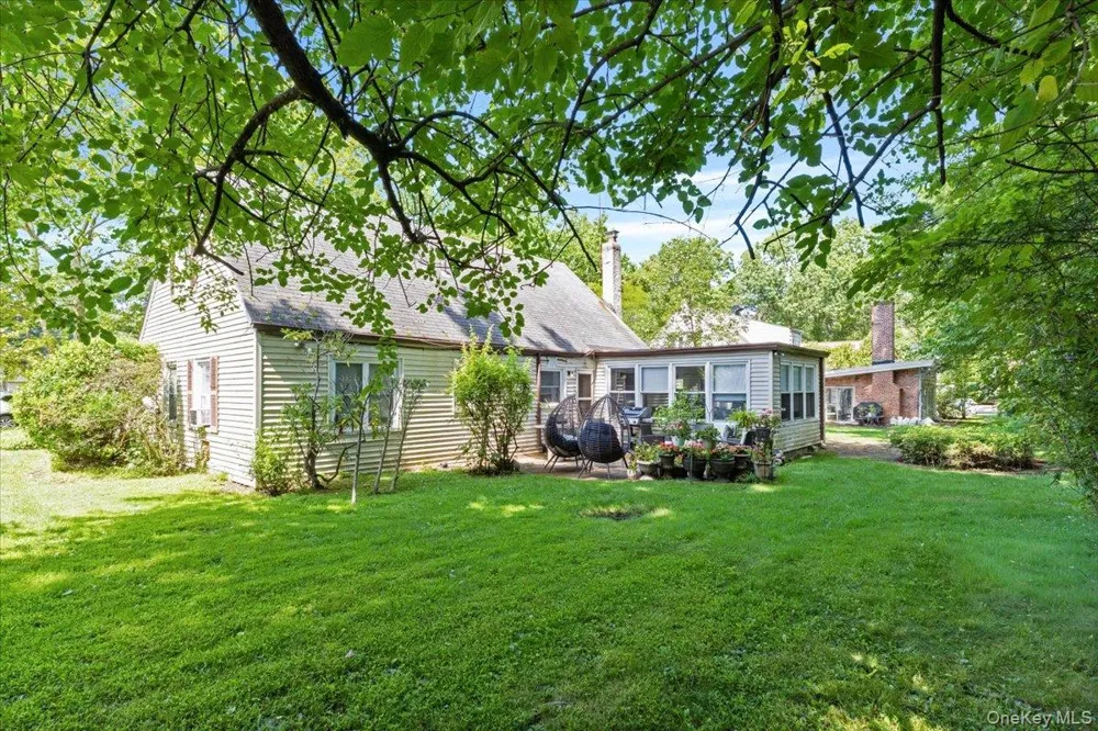 25 Bentley Road Great Neck, NY 11023