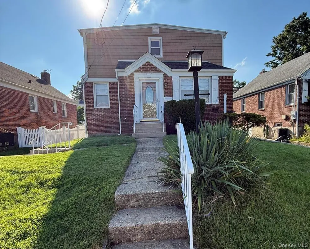 253 Kensington Road Garden City South, NY 11530