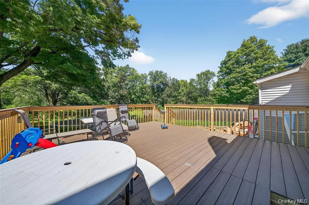 67 North Road Bloomingburg, NY 12721