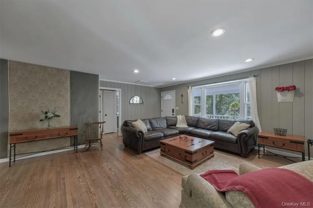 13 Split Rock Road Mahopac, NY 10541