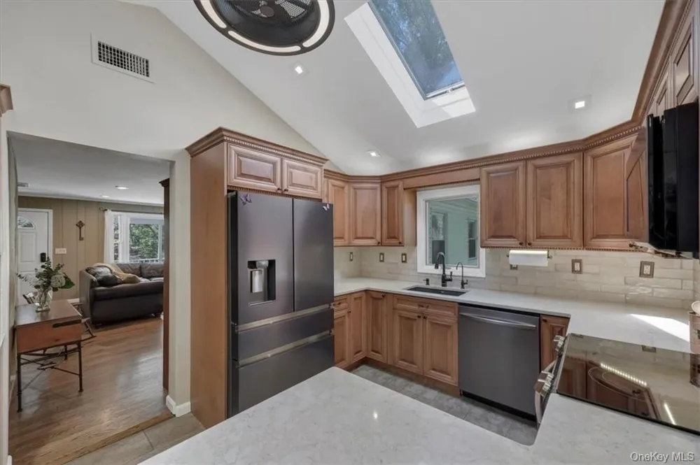13 Split Rock Road Mahopac, NY 10541