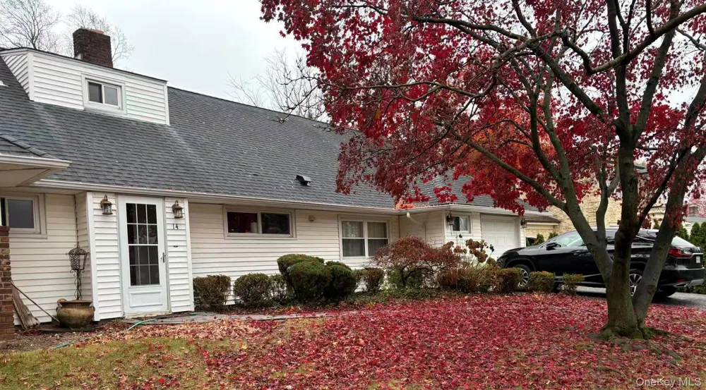 14 Peachtree Lane Roslyn, NY 11576