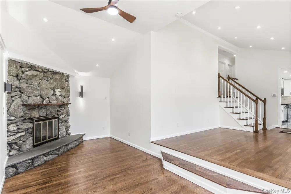 260 W 24th Street Deer Park, NY 11729