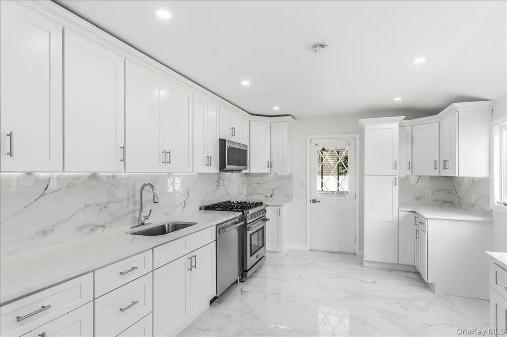 260 W 24th Street Deer Park, NY 11729