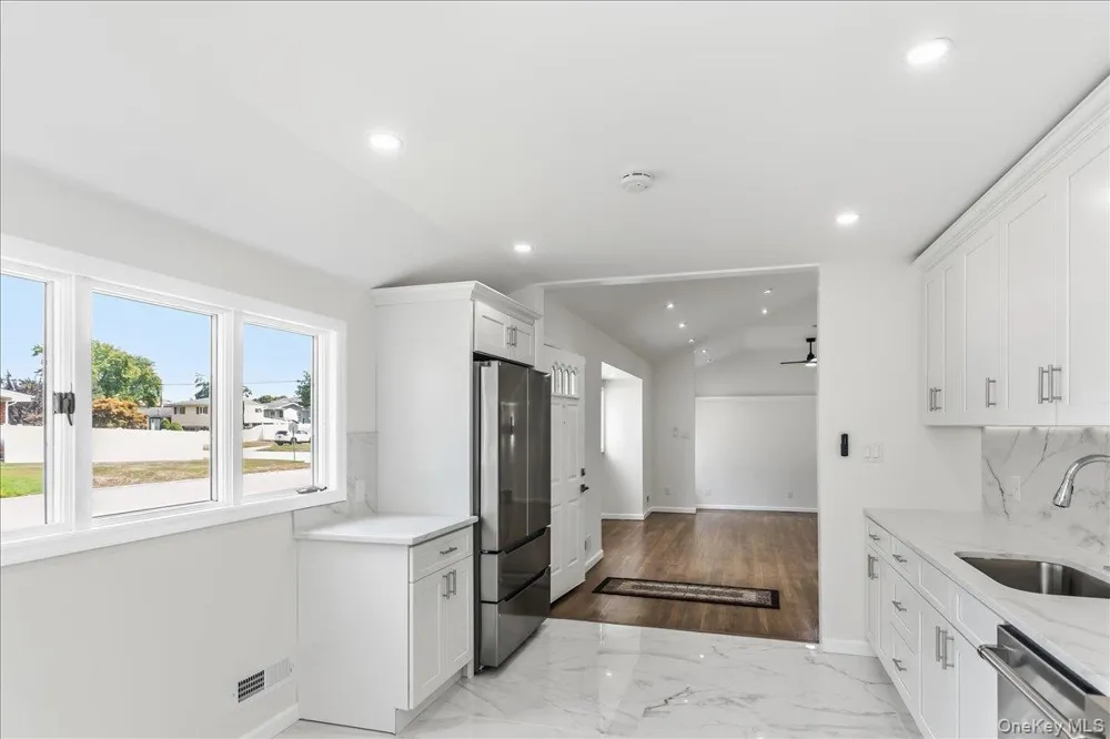 260 W 24th Street Deer Park, NY 11729