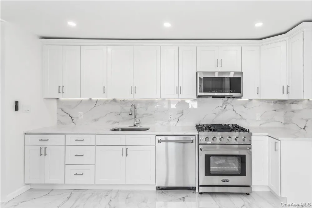 260 W 24th Street Deer Park, NY 11729