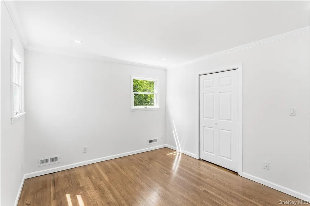 260 W 24th Street Deer Park, NY 11729