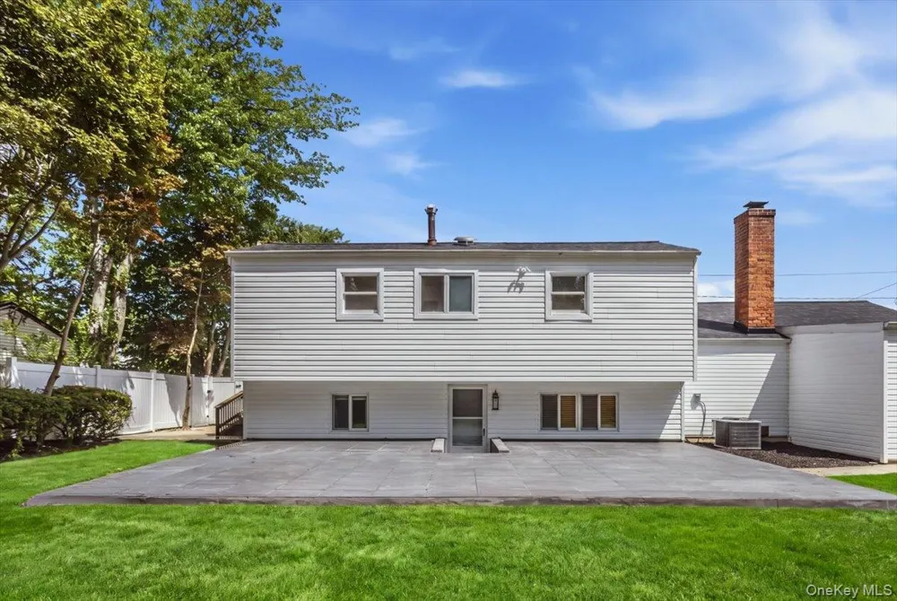 260 W 24th Street Deer Park, NY 11729