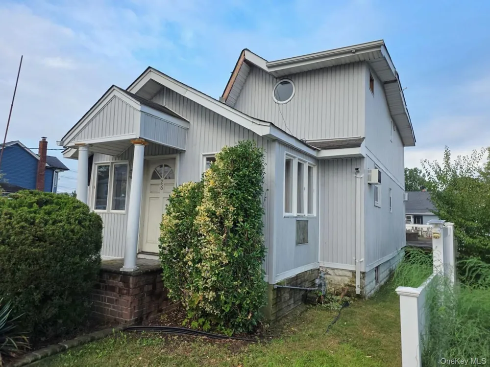 26 Gordon Place Freeport, NY 11520