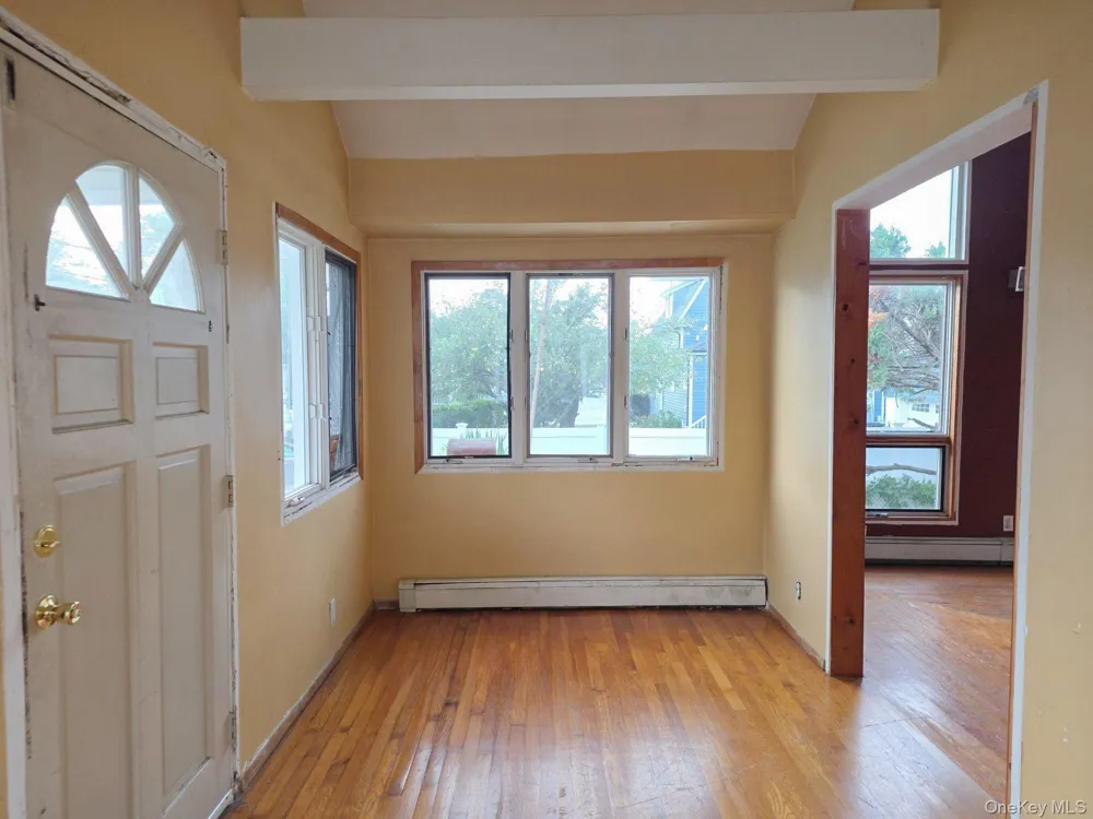 26 Gordon Place Freeport, NY 11520
