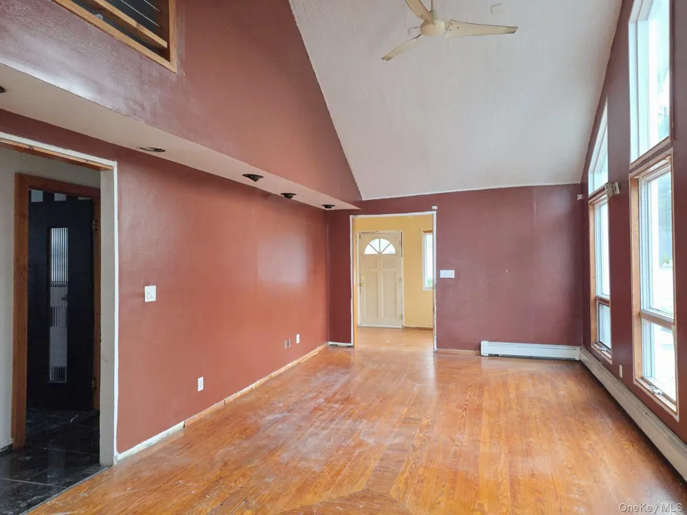 26 Gordon Place Freeport, NY 11520
