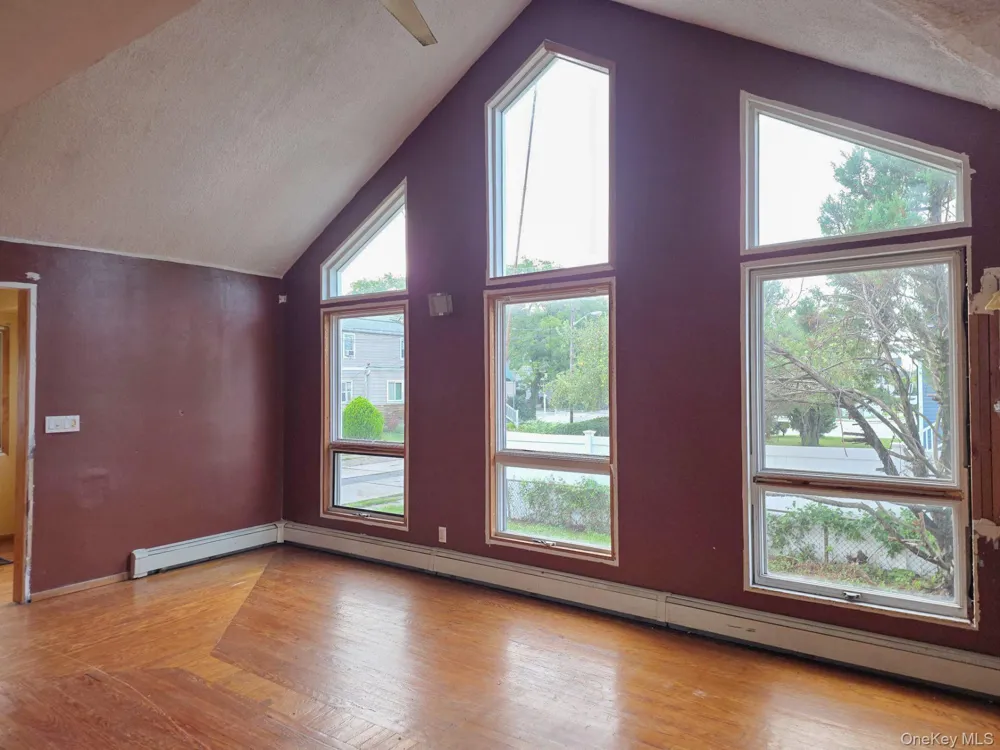 26 Gordon Place Freeport, NY 11520