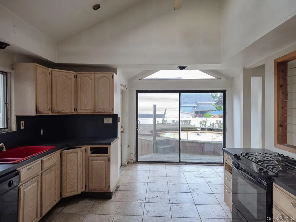 26 Gordon Place Freeport, NY 11520