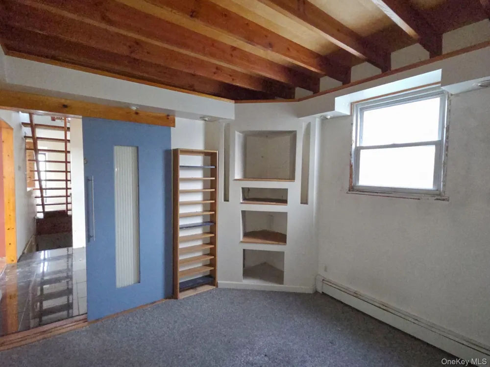 26 Gordon Place Freeport, NY 11520