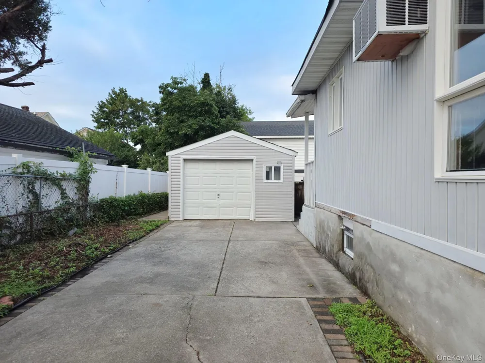26 Gordon Place Freeport, NY 11520