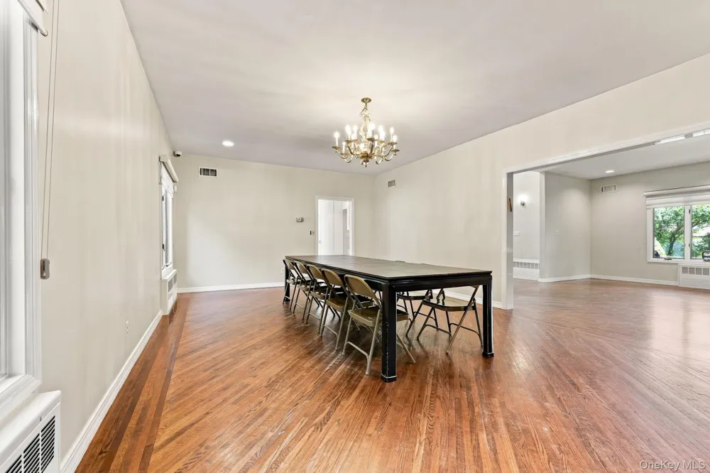 306 S Grandview Avenue Monsey, NY 10952