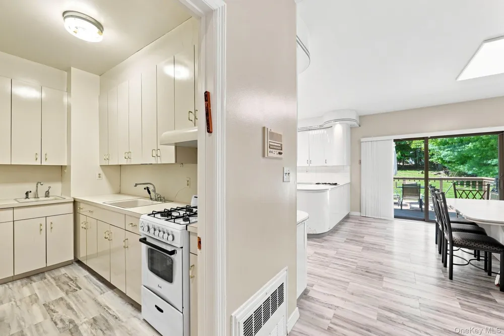 306 S Grandview Avenue Monsey, NY 10952