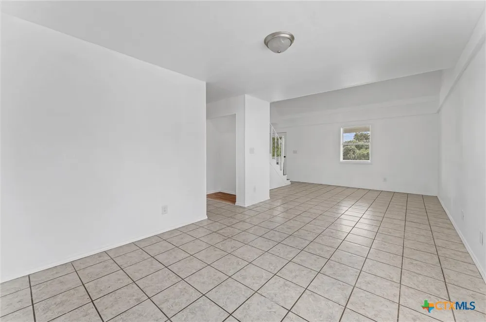 1214 E Oak Street Goliad, TX 77963
