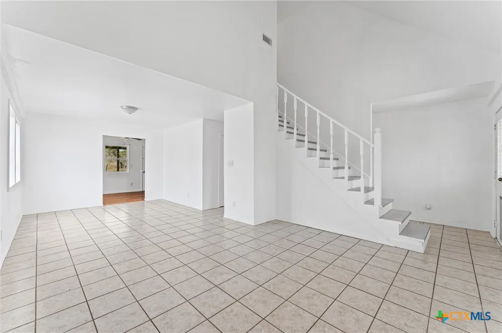 1214 E Oak Street Goliad, TX 77963
