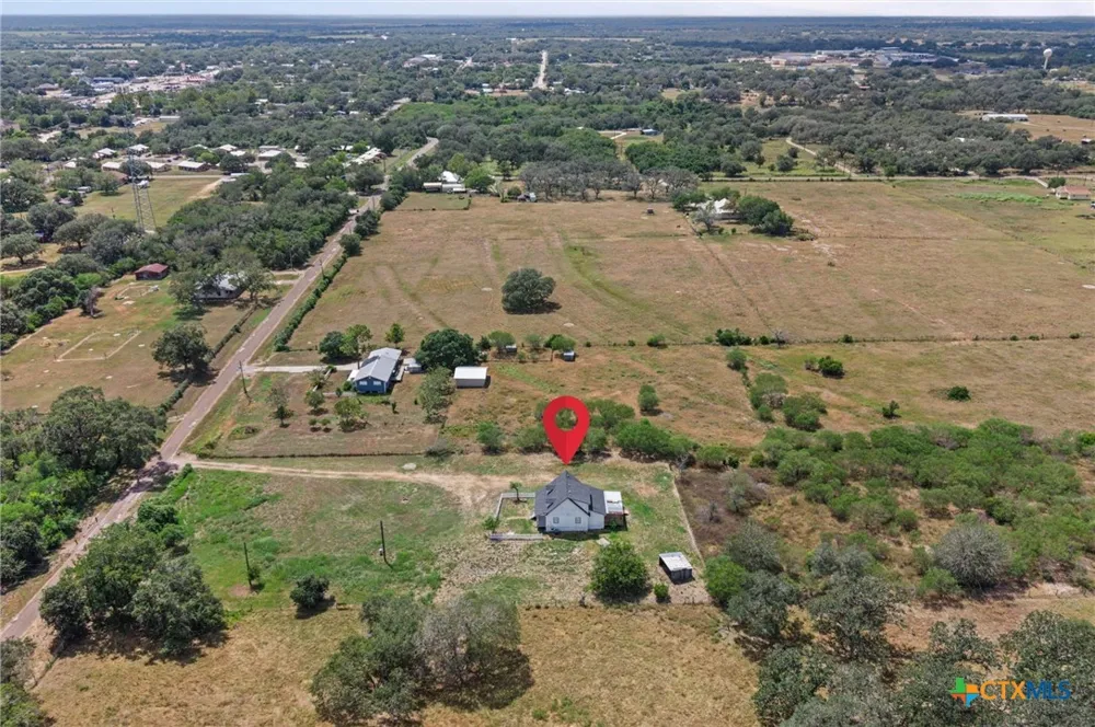 1214 E Oak Street Goliad, TX 77963