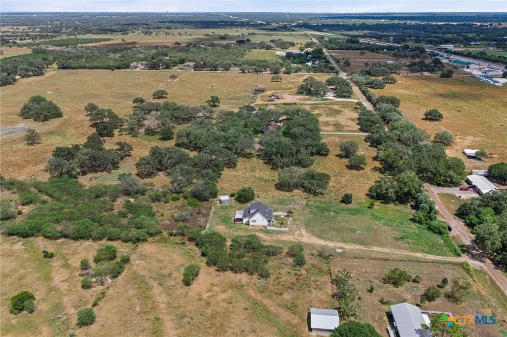 1214 E Oak Street Goliad, TX 77963