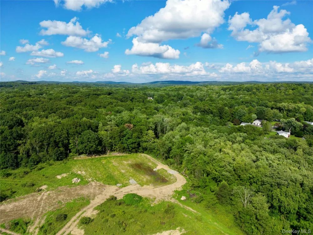13 Lindsey Court Wallkill, NY 12568