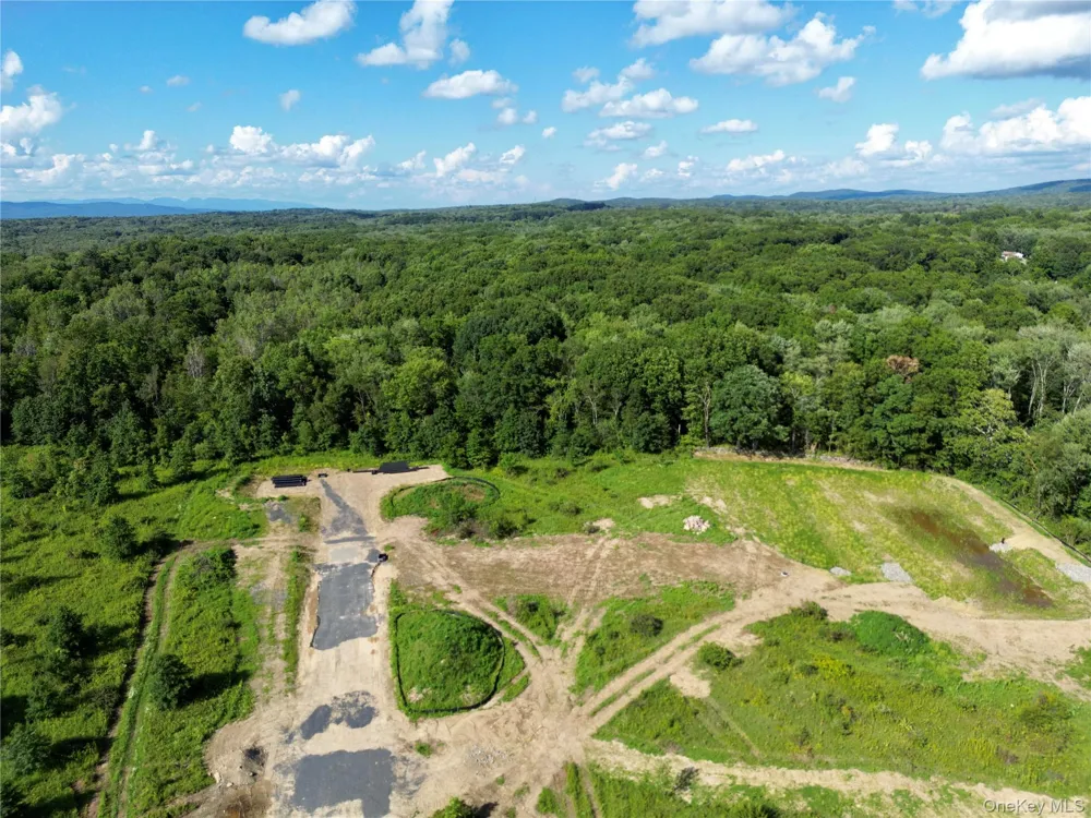 13 Lindsey Court Wallkill, NY 12568