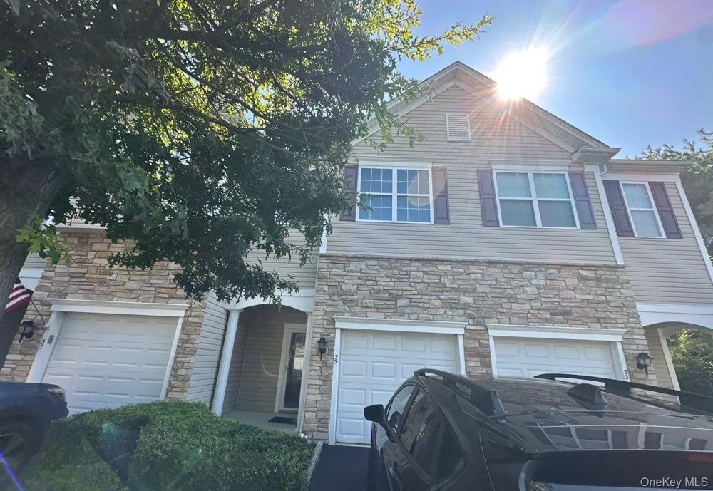 35 Sugar Pine Lane Bay Shore, NY 11706