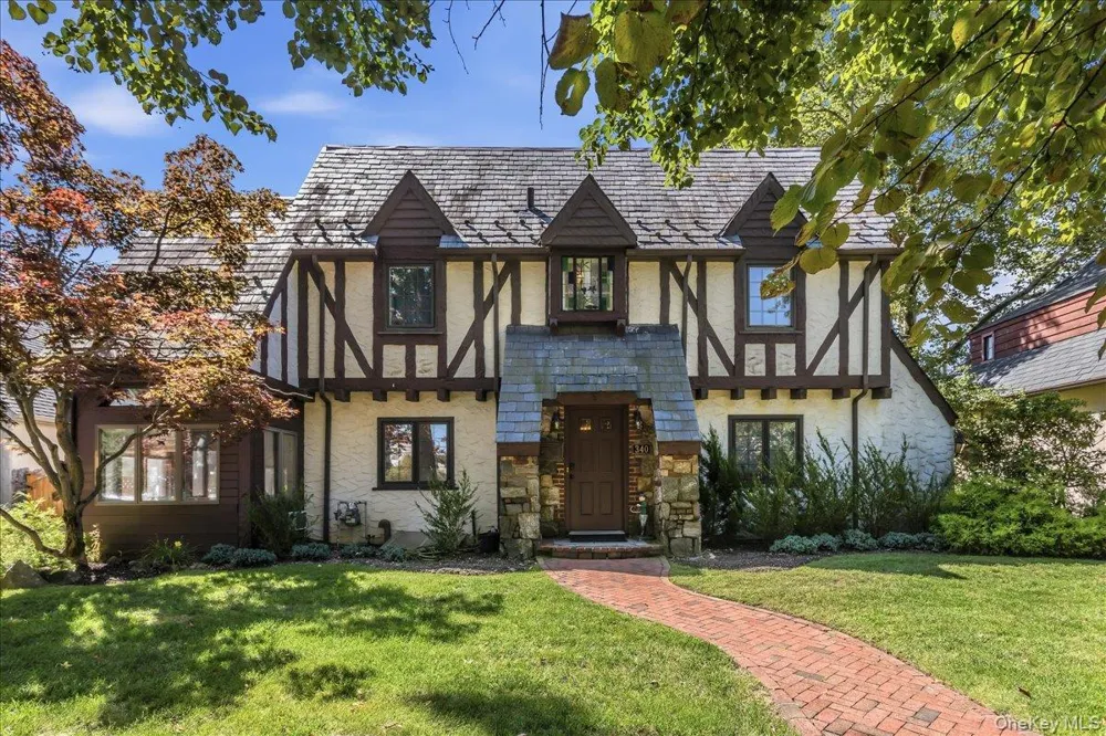 340 Princeton Road Rockville Centre, NY 11570