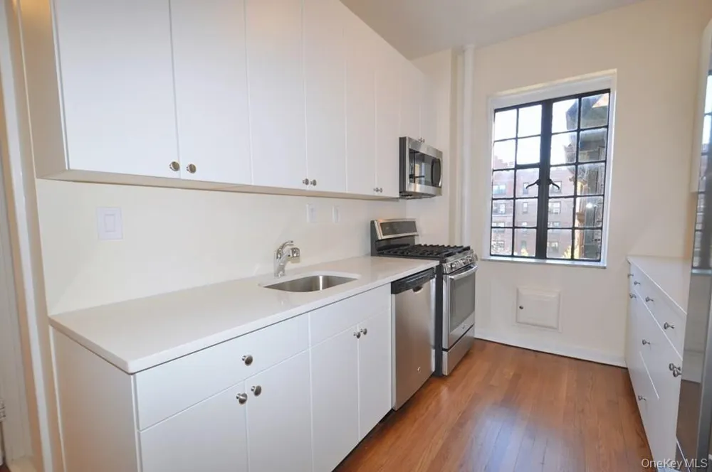 155 Garth Road #4D Scarsdale, NY 10583