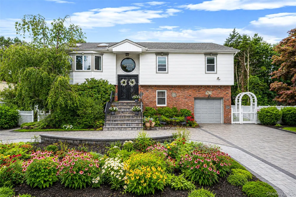 25 Kellogg Place South Huntington, NY 11746