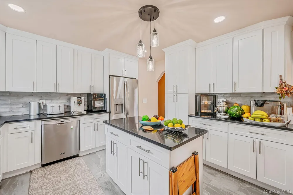 25 Kellogg Place South Huntington, NY 11746