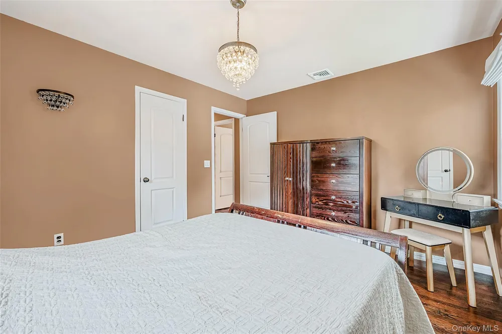 25 Kellogg Place South Huntington, NY 11746