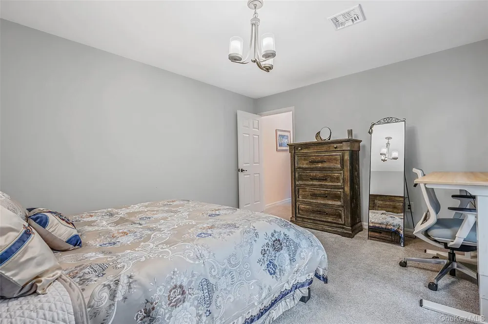 25 Kellogg Place South Huntington, NY 11746