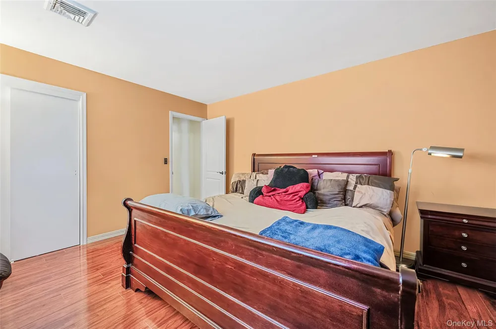 25 Kellogg Place South Huntington, NY 11746