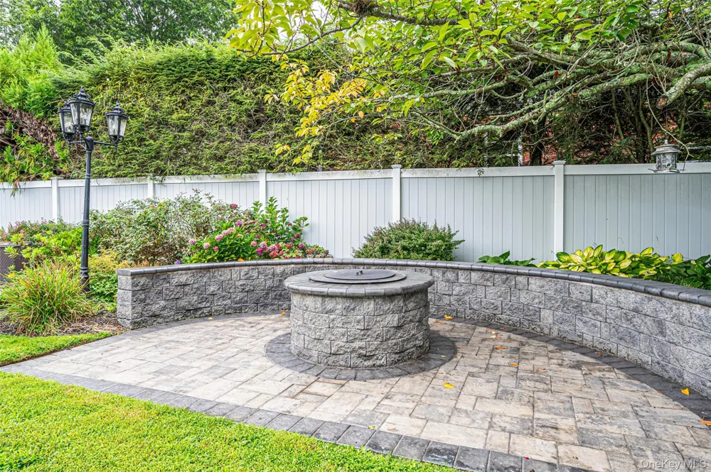 25 Kellogg Place South Huntington, NY 11746