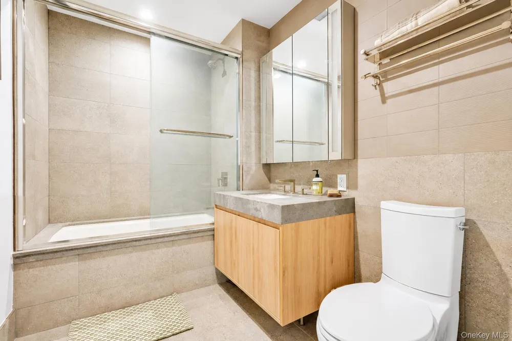2416 Queens Plaza S #7B Long Island City, NY 11101