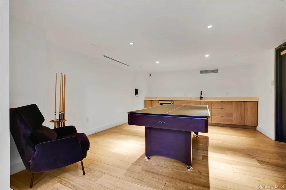 2416 Queens Plaza S #7B Long Island City, NY 11101