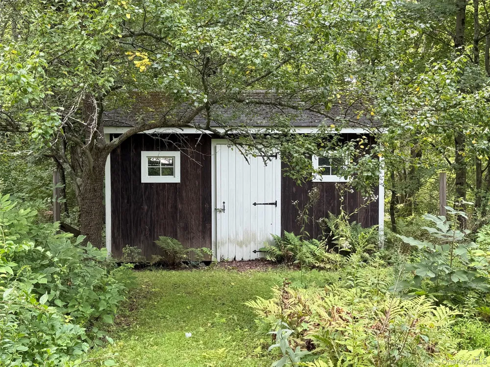 85 Bella Vista Road Amenia, NY 12501