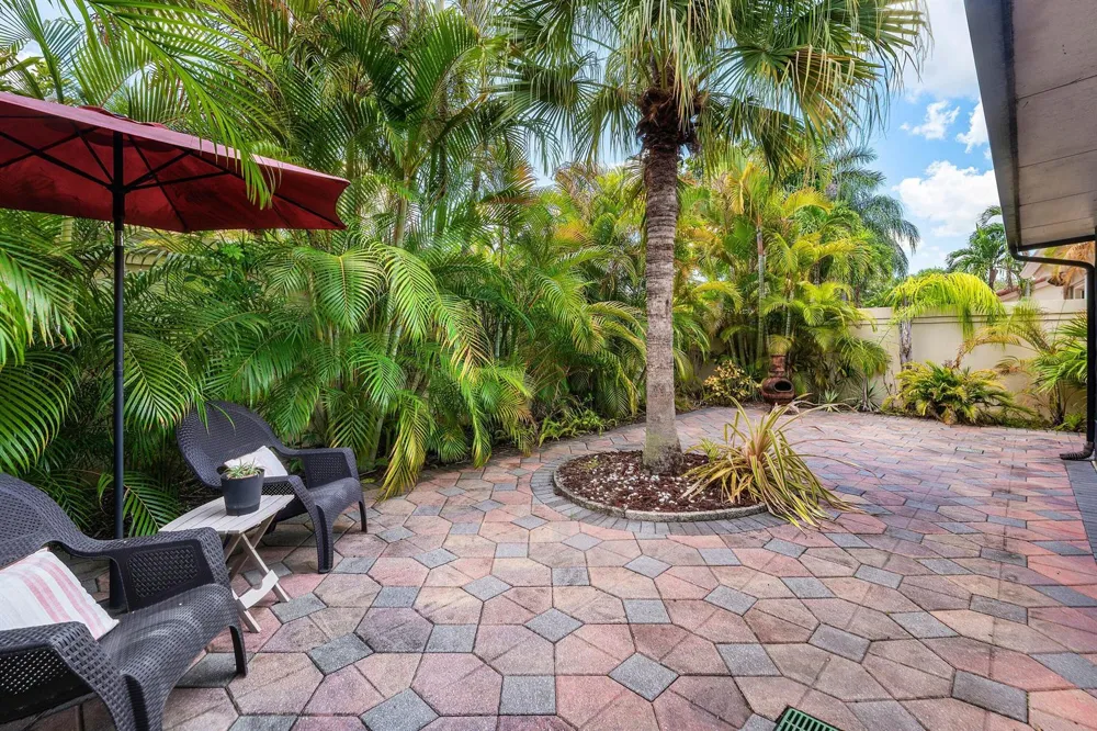 2850 ANTIETAM LANE West Palm Beach, FL 33409