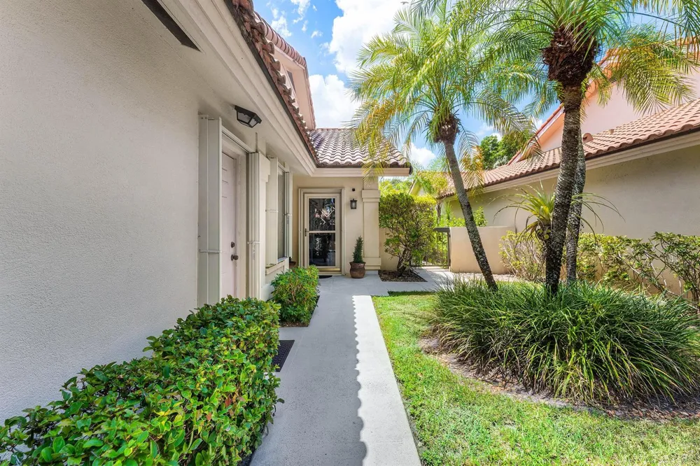 2850 ANTIETAM LANE West Palm Beach, FL 33409