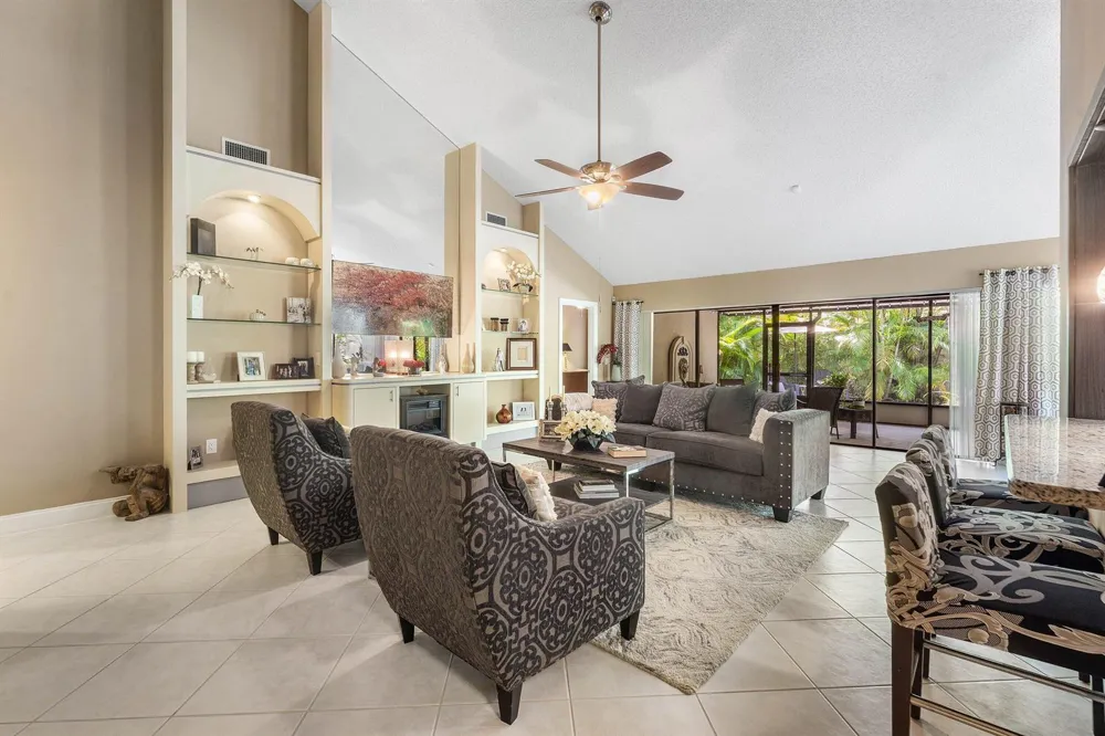 2850 ANTIETAM LANE West Palm Beach, FL 33409