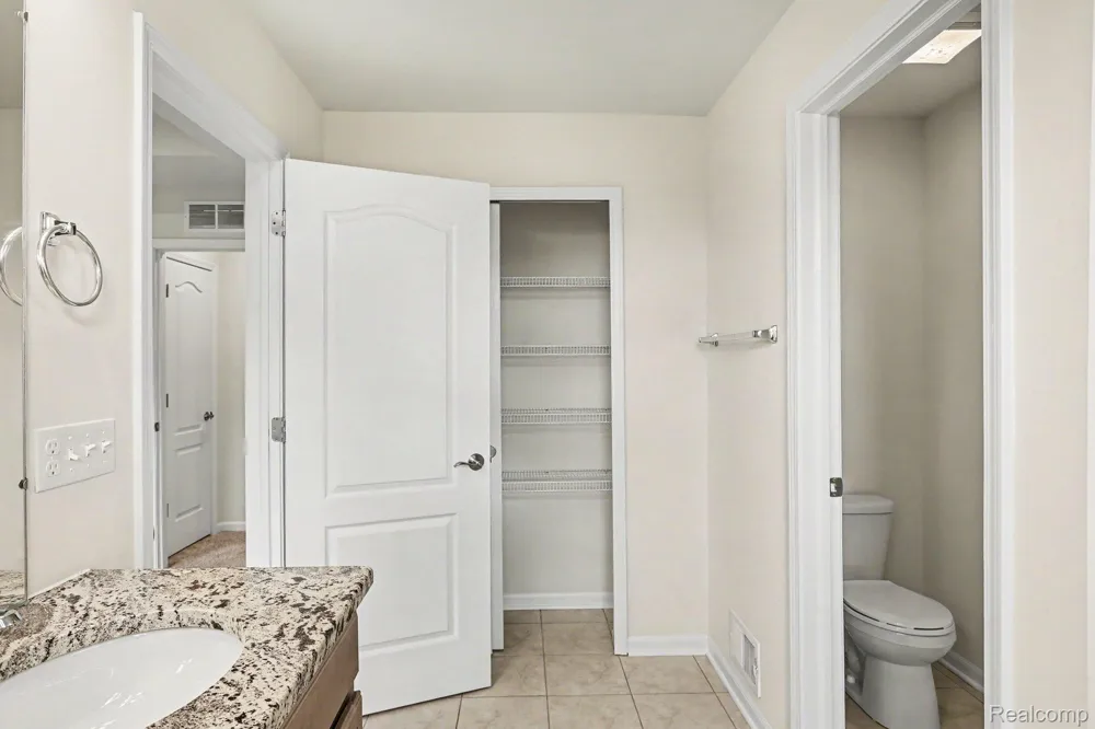 4871 Broomfield Way Orion Charter Township, MI 48359