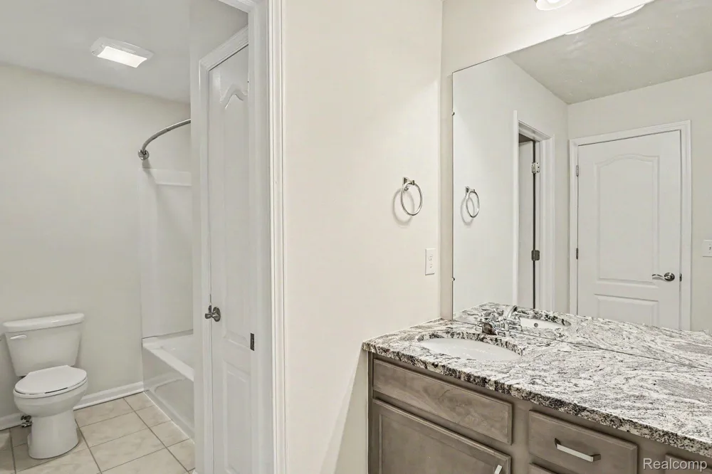 4871 Broomfield Way Orion Charter Township, MI 48359