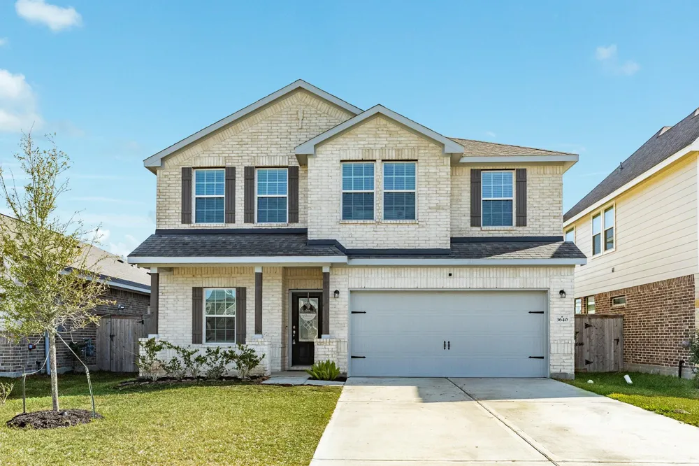 3640 Crosspointe Pass Angleton, TX 77515