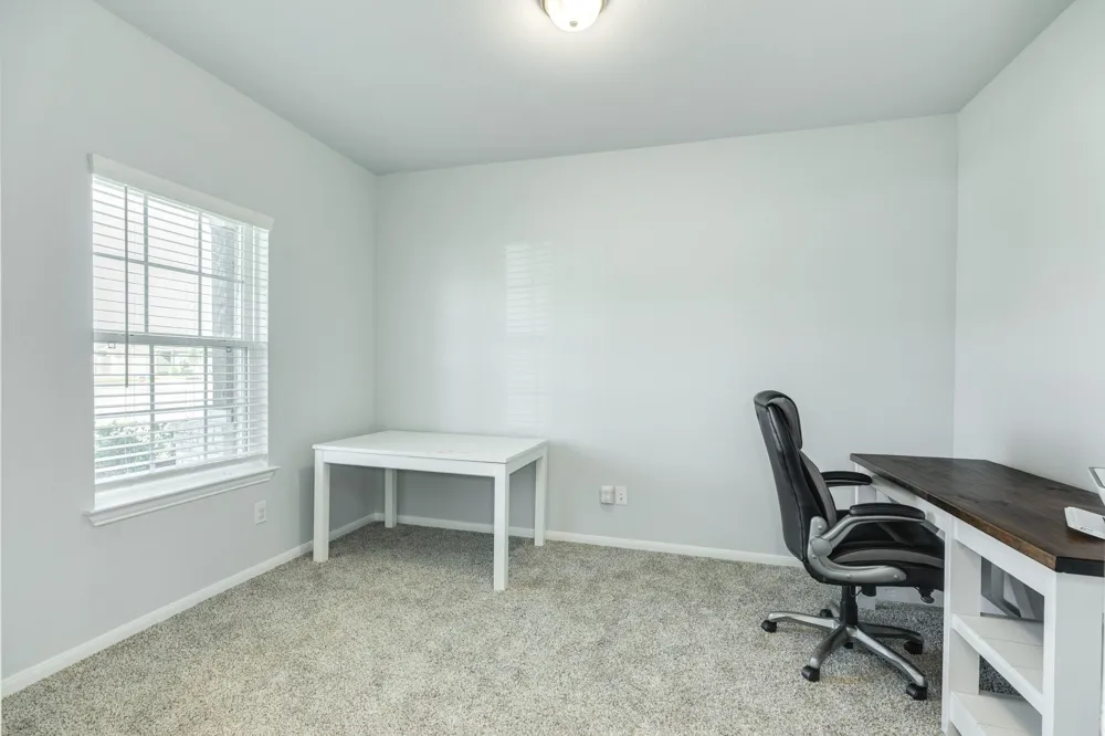 3640 Crosspointe Pass Angleton, TX 77515