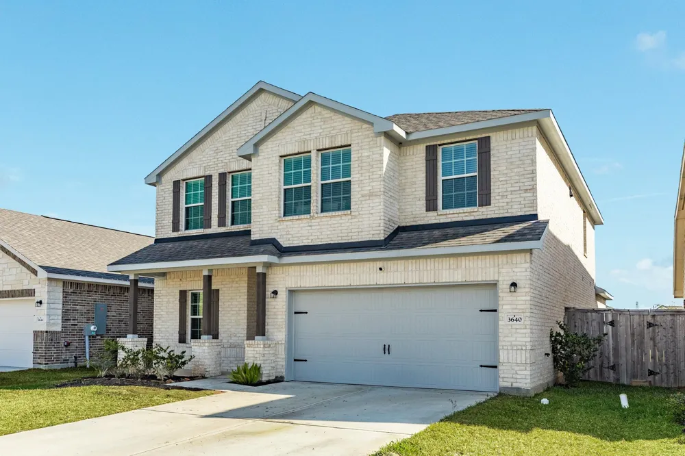 3640 Crosspointe Pass Angleton, TX 77515