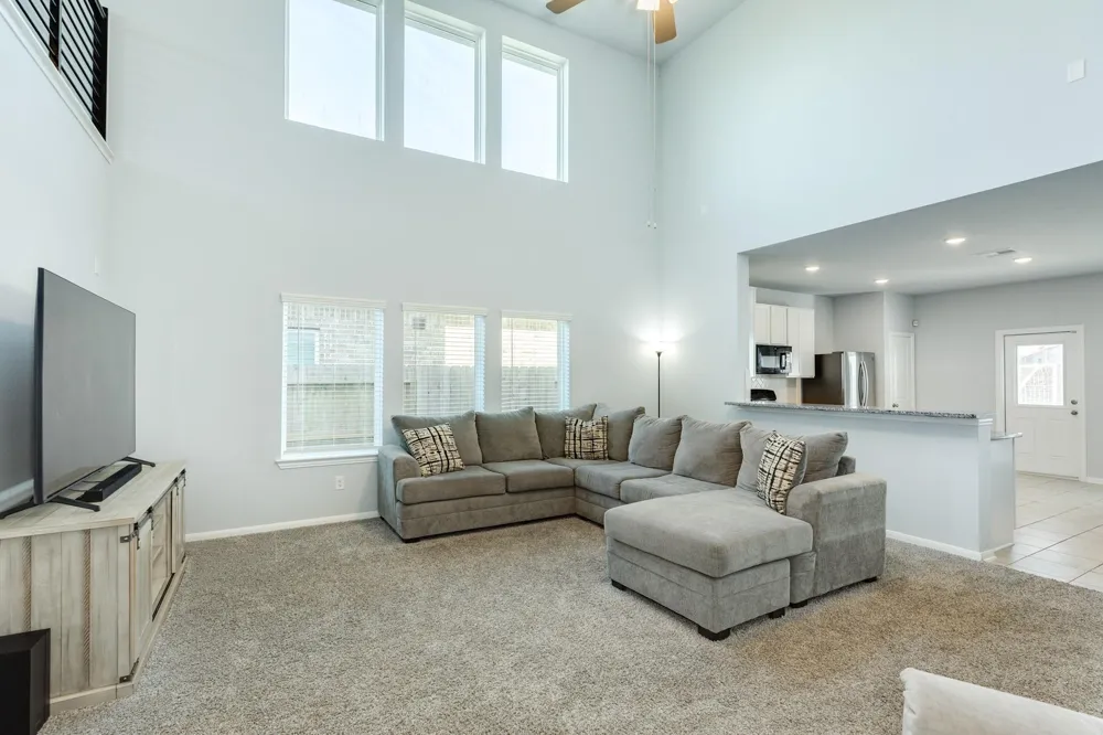 3640 Crosspointe Pass Angleton, TX 77515